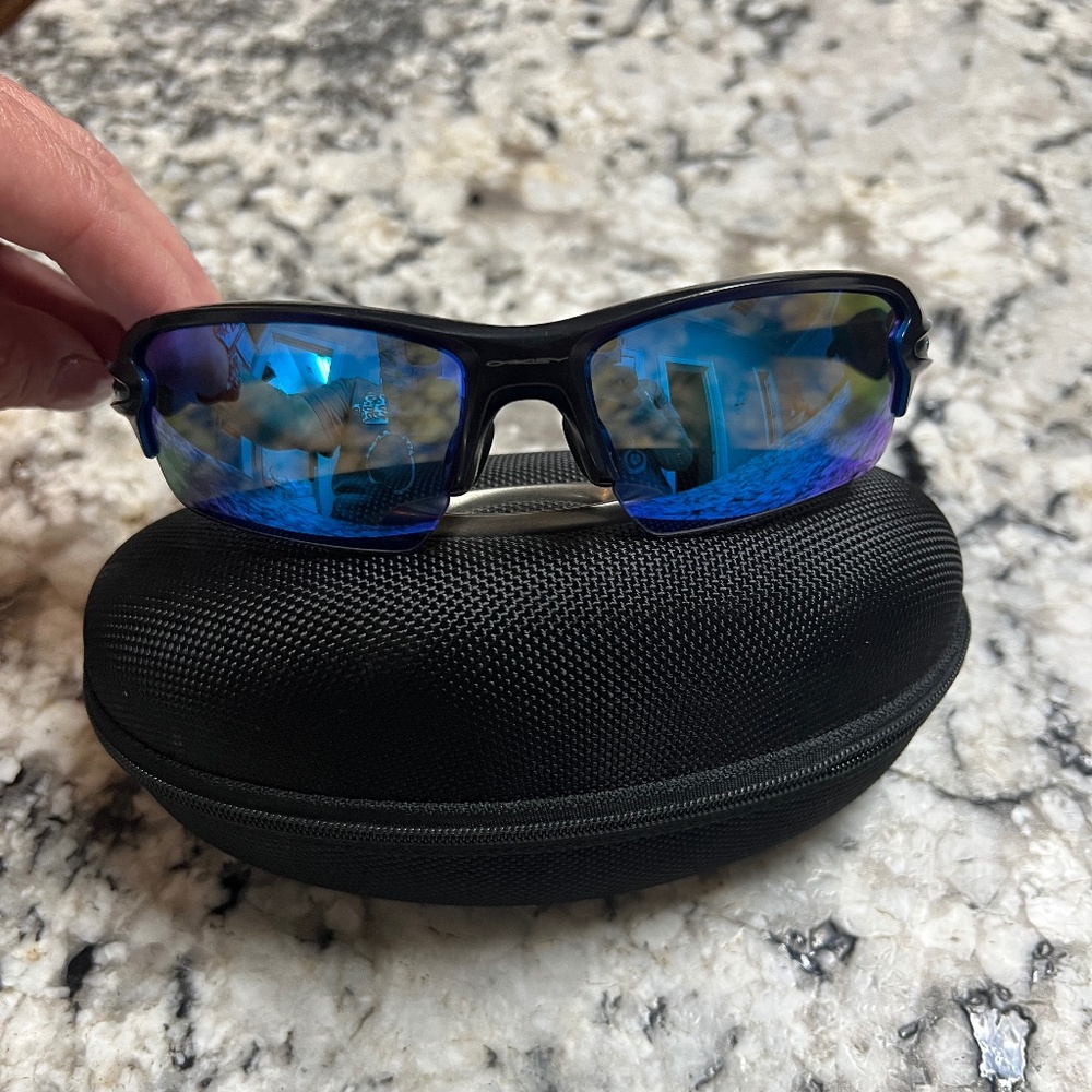 Oakley sunglasses, Flak 2.0, prizm lens